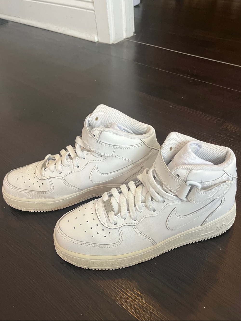 Nike Air Force 1 Mid '07 LE White, size 6.5Y